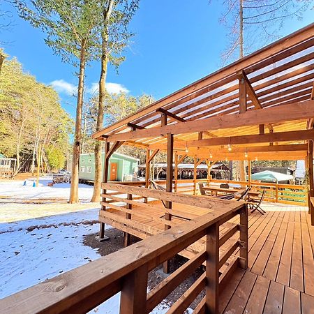 ホテル 森と湖の楽園ｗorkshopｃampｒesort 富士河口湖町 エクステリア 写真